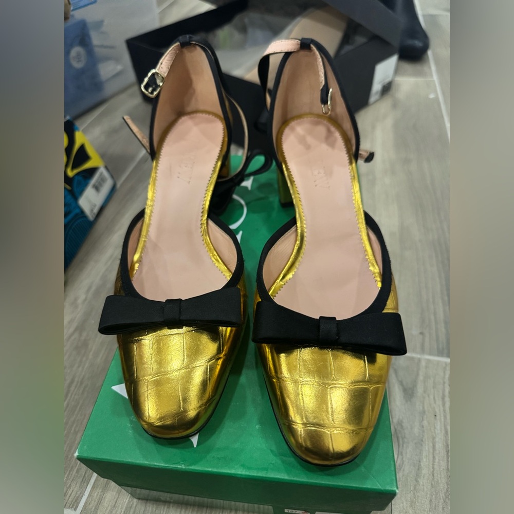 J. Crew Gold and Black Bow Heels